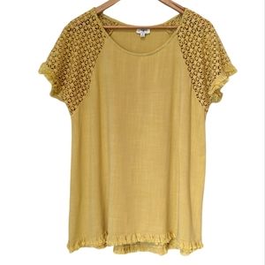 Umgee Linen/Cotton Blend Blouse w/Crochet Sleeves Mustard Size M
